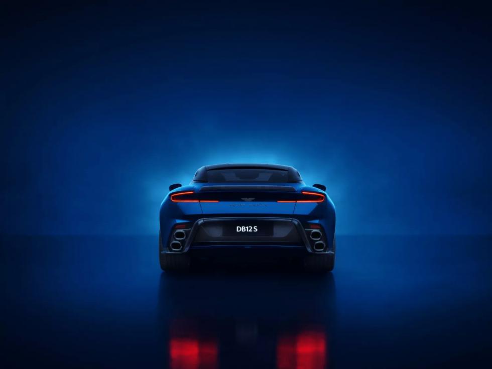 Η νέα Aston Martin DB12 S έφτασε με 700 άλογα!